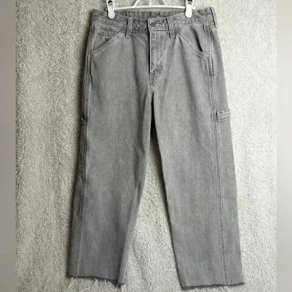 Levi's Gray Ankle & Cropped Jeans